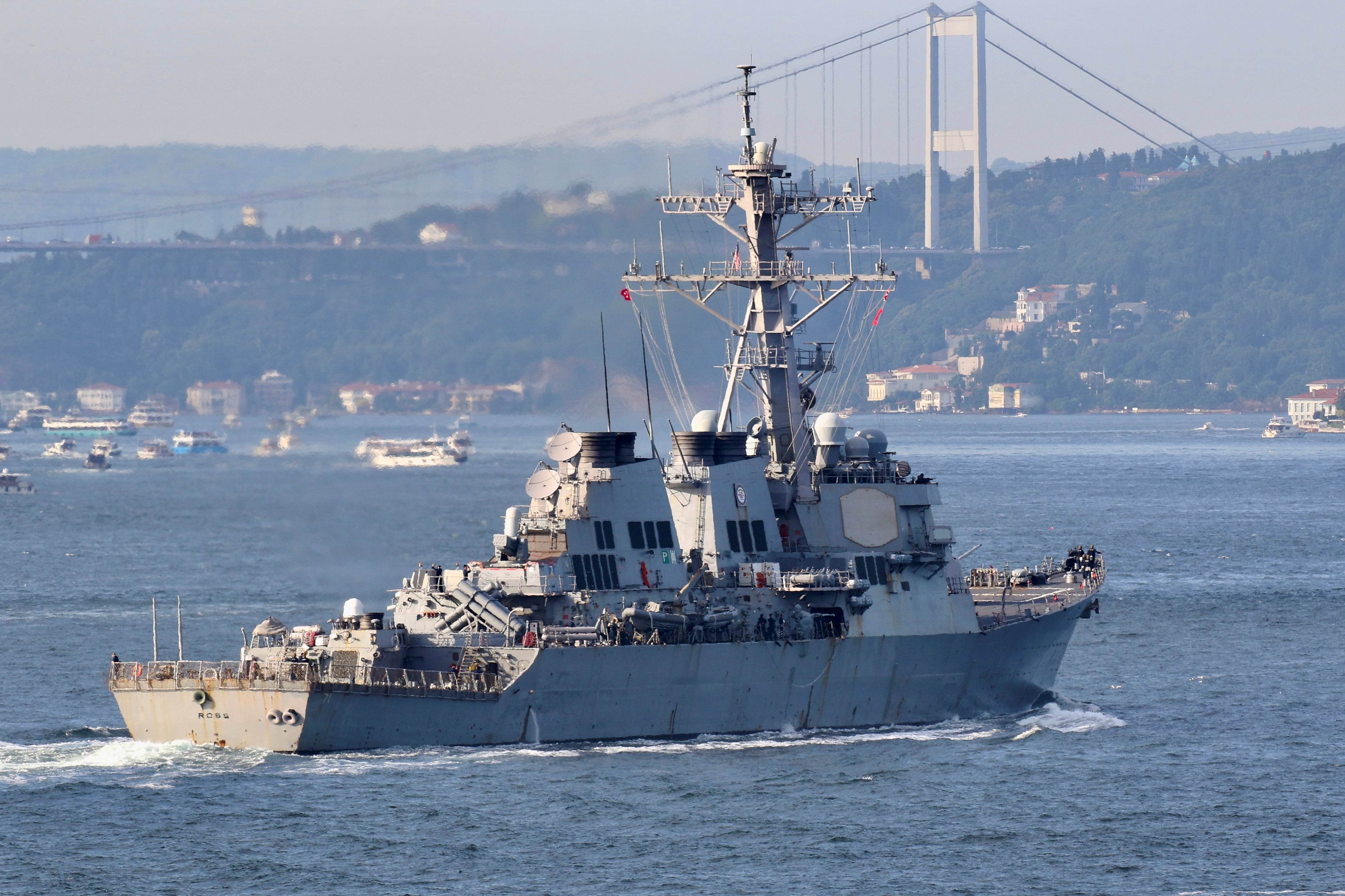 O contratorpedeiro norte-americano USS Ross