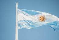 Inflação na Argentina chega a 60,7% em 12 meses, maior valor em 30 anos
