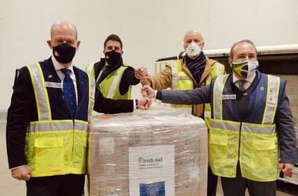 Brasil recebe doação de medicamento do 'kit intubação' enviado pela Irlanda