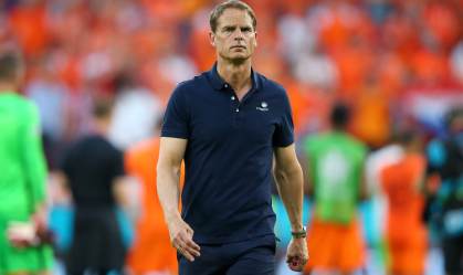 Técnico da Holanda, Frank de Boer pede demissão após eliminação da Eurocopa