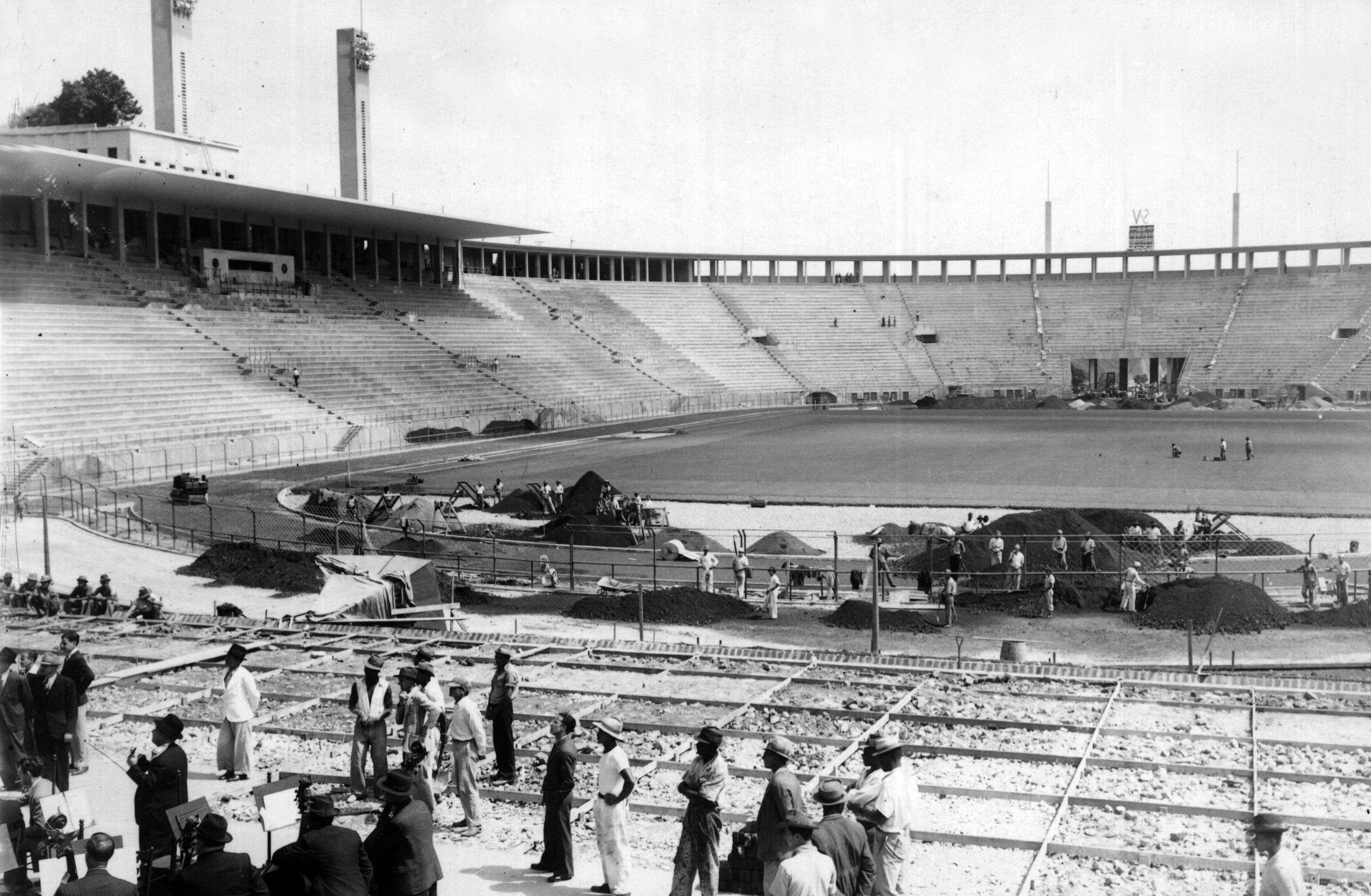 Construção do estádio do Pacaembu na década de 30 Construção do estádio do Pacaembu na década de 30