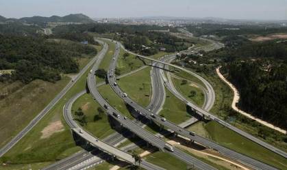 CCR contrata bancos, mas nega acordos sobre ativos no momento