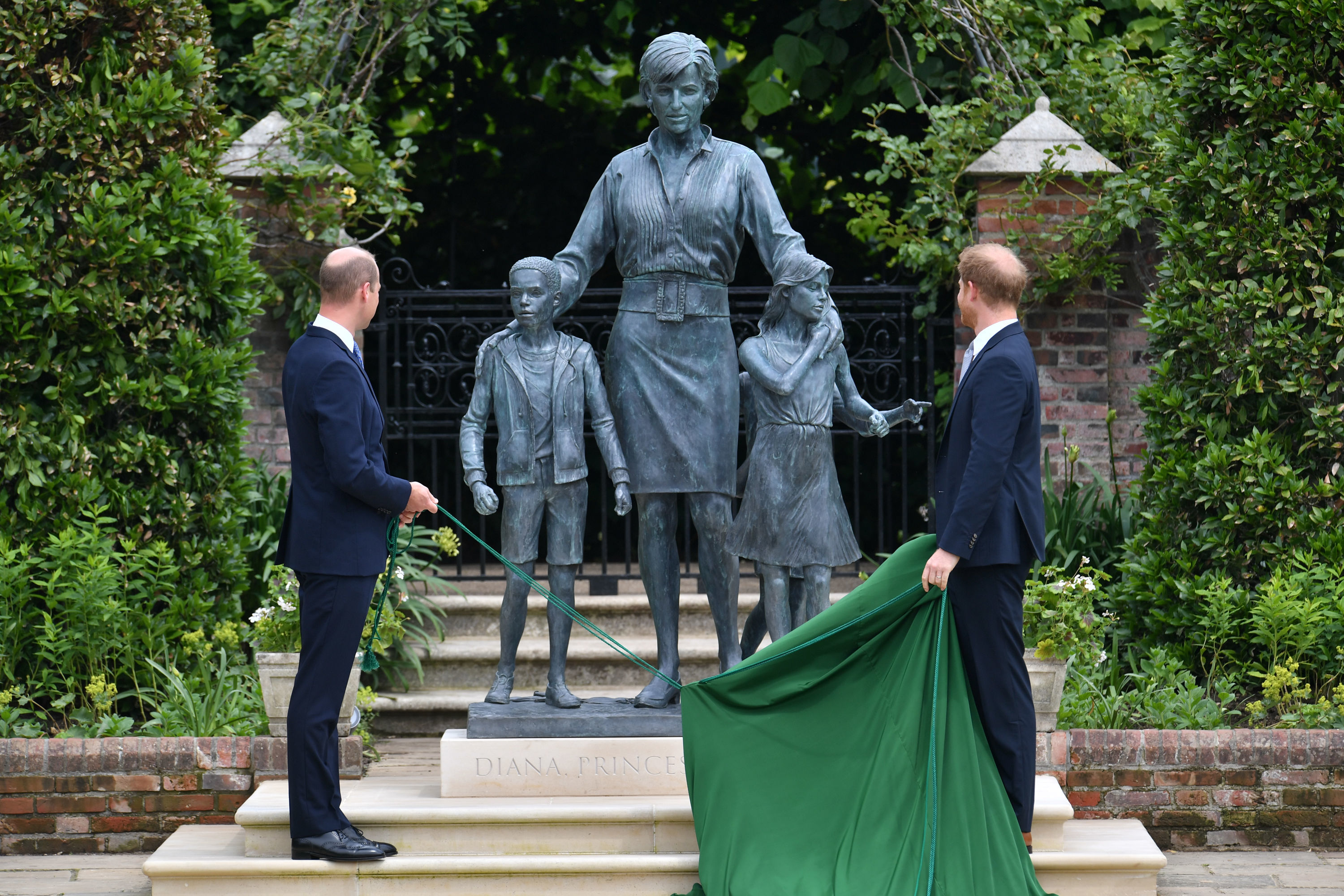Princípe Harry e príncipe William inauguram estátua da princesa Diana / Dominic Lipinski - WPA Pool/Getty Images (1º.jul.2021)
