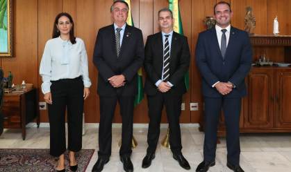 Presidente Jair Bolsonaro lista tríplice PGR