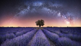 O fotógrafo capturou um panorama hipnotizante da Via Láctea 