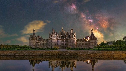 Este castelo em Chambord, França, foi fotografado em diferentes intervalos de il