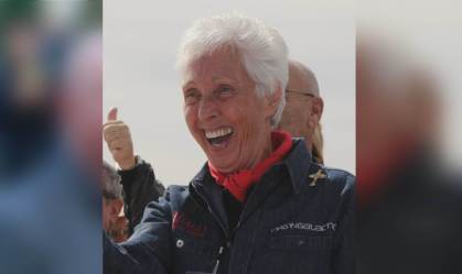 A piloto de 82 anos Wally Funk irá com Jeff Bezos ao espaço