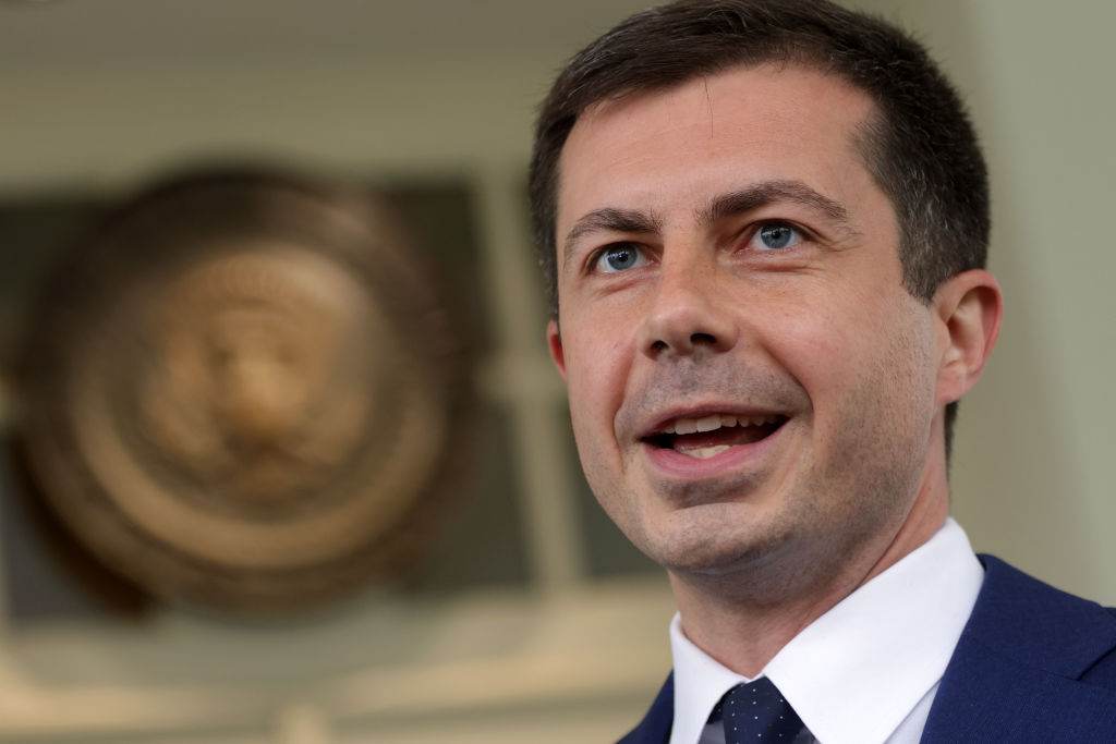 Pete Buttgieg é secretário de Transportes dos Estados Unidos Pete Buttgieg é secretário de Transportes dos Estados Unidos