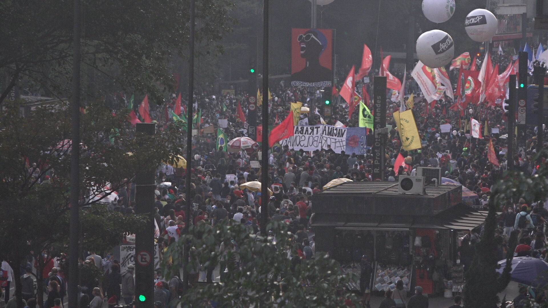 Protesto altera trânsito e mobiliza policiais na Avenida Paulista, em São Paulo Protesto altera trânsito e mobiliza policiais na Avenida Paulista, em São Paulo