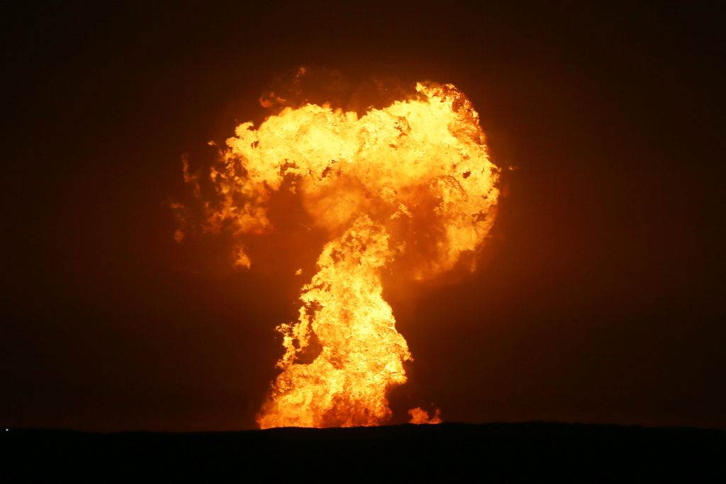 Vulcão de lama entra em erupção no Mar Cáspio, na costa do Azerbaijão