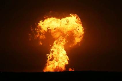 Vulcão de lama entra em erupção no Mar Cáspio, na costa do Azerbaijão