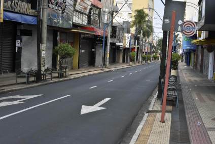 Lojas fechadas durante lockdown em Araraquara, no interior de São Paulo