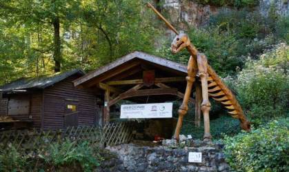 Entrada da caverna Einhornhöhle, na Alemanha