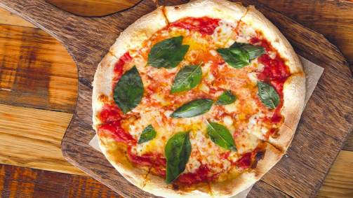 Tamanho da fatia e escolha dos ingredientes podem tornar a pizza um alimento sau