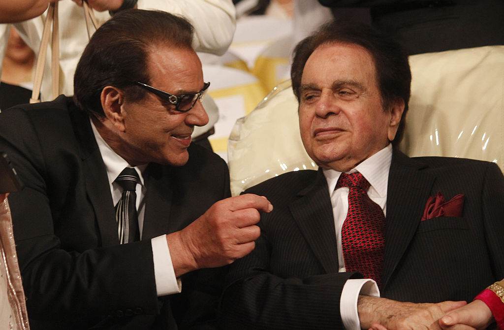 Dharmendra e o astro de Dilip Kumar durante evento em Mumbai Dharmendra e o astro de Dilip Kumar durante evento em Mumbai