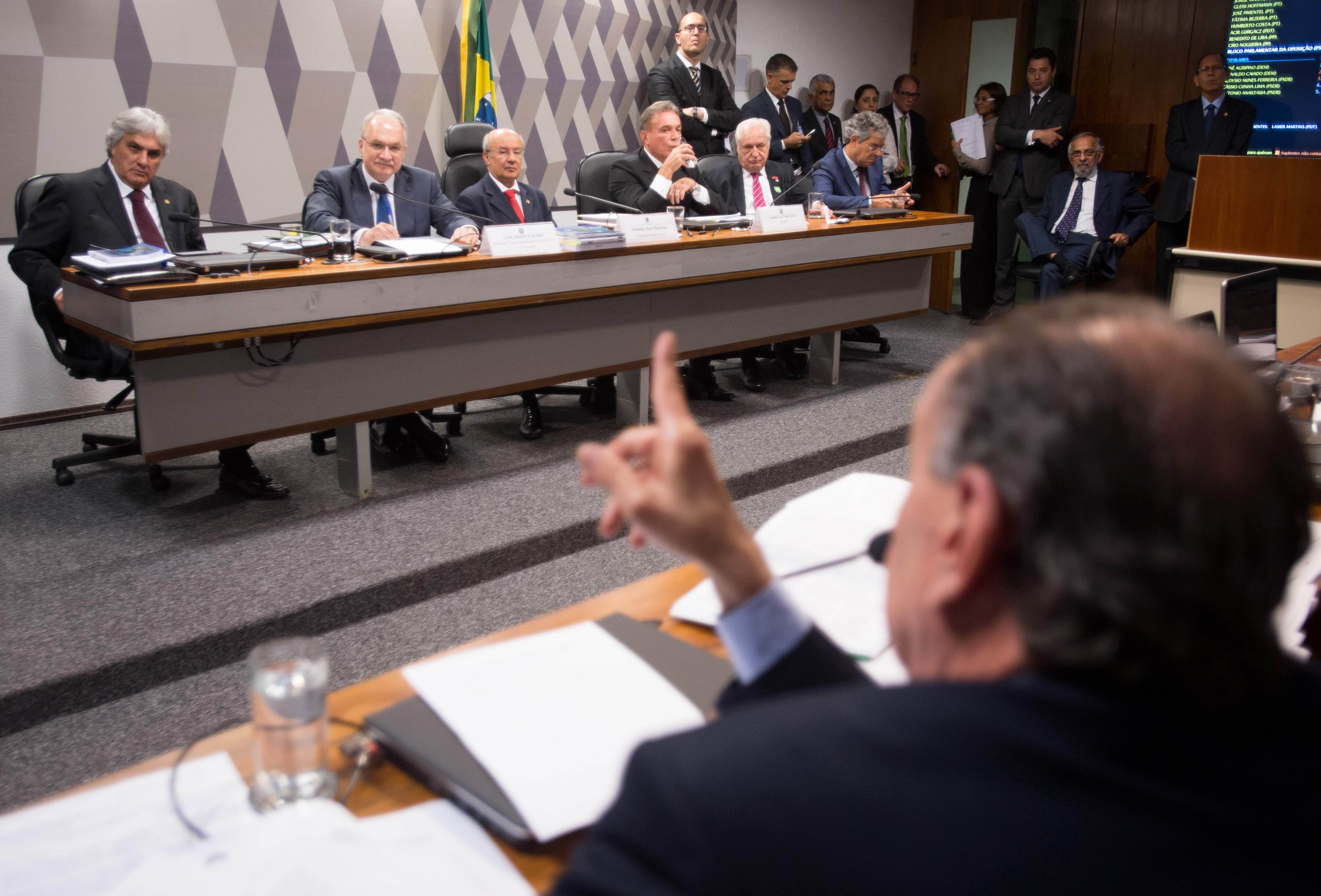 Sabatina de Edson Fachin na CCJ em 2015 Sabatina de Edson Fachin na CCJ em 2015