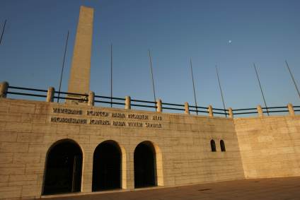 Construído em frente ao Parque do Ibirapuera, o Obelisco homenageia os mortos da