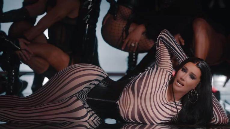 Iggy Azalea em seu clipe 'I Am The Strip Club' Iggy Azalea em seu clipe 'I Am The Strip Club'