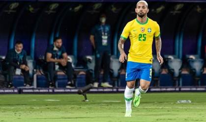 Douglas Luiz foi convocado para a Copa América