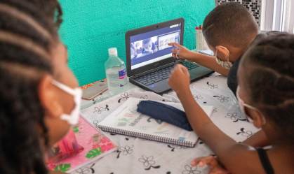 Pesquisa: Maioria dos estudantes teve problemas no acesso à internet durante aulas remotas