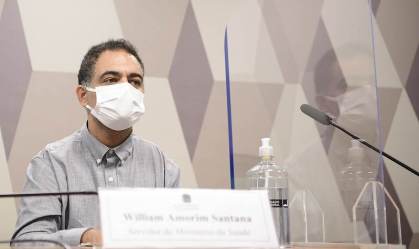 Técnico da divisão de importação do Ministério da Saúde, William Amorim Santana