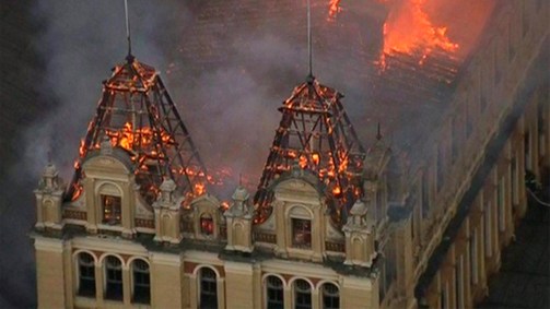 O incêndio destruiu dois andares da estrutura do Museu da Língua Portuguesa