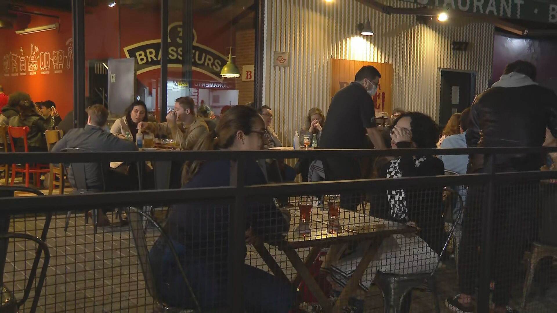 Flexibilização em SP permite estabelecimentos comerciais abertos até às 23h 