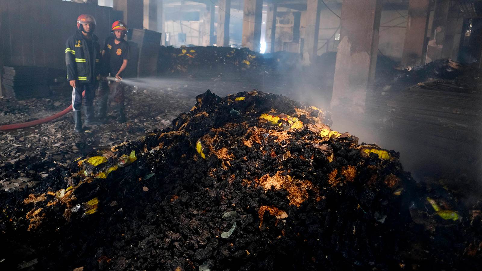 Incêndio em fábrica de suco em Bangladesh