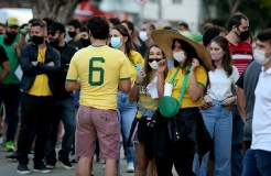 Clássico entre Argentina e Brasil causa aglomeração fora do Maracanã