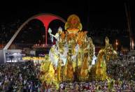 Saúde do RJ recomenda manter desfile na Sapucaí e suspender Carnaval de rua