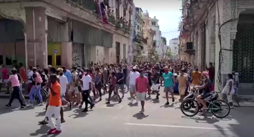 Manifestantes nas ruas de Havana 