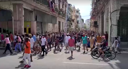 Manifestantes nas ruas de Havana