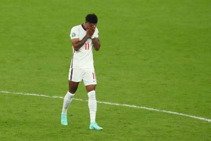 Marcus Rashford lamenta pênalti perdido contra a Itália