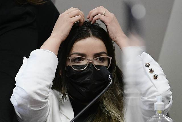 diretora técnica da Precisa Medicamentos, Emanuela Batista de Souza Medrades diretora técnica da Precisa Medicamentos, Emanuela Batista de Souza Medrades