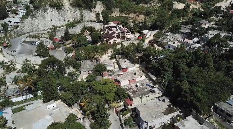 Vista aérea do local da batalha entre as forças de segurança haitianas e os supo Vista aérea do local da batalha entre as forças de segurança haitianas e os supo
