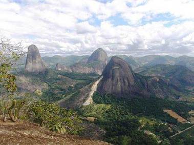 Monumento Natural dos Pontões Capixabas, em Pancas (ES)/Reprodução