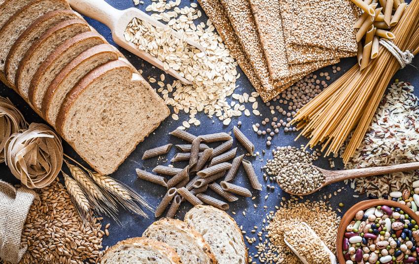 Nova pirâmide alimentar dos EUA valoriza proteínas; isso faz bem? Especialistas explicam Comer grãos integrais ajuda a controlar o peso e a pressão sanguínea, diz estudo | CNN Brasil