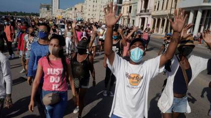 Manifestantes protestam contra o governo cubano em Havana