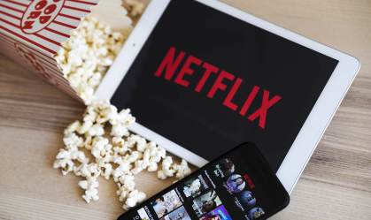 Assinatura da Netflix com anúncios pode chegar até o final do ano, diz relatório