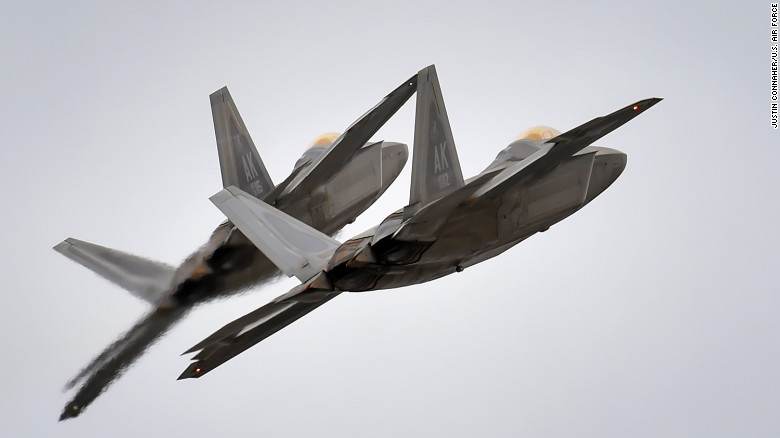 Dois F-22 Raptors Dois F-22 Raptors