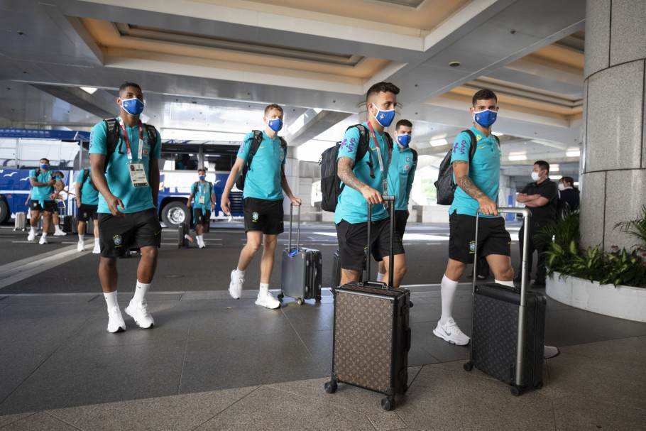 Seleção olímpica masculina desembarca no Japão
