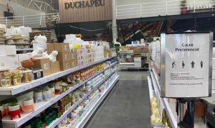 Desabamento de mezanino em loja em Santana de Parnaíba