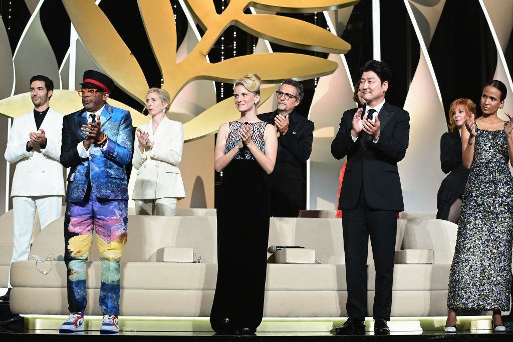 Júri do Festival de Cannes 2021 em cerimônia de entrega dos prêmios