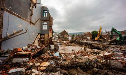 Destruição na cidade de Pepinster, na Bélgica, após forte tempestade