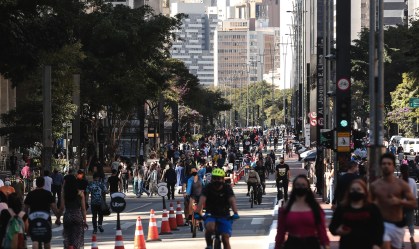 Avenida Paulista é reaberta para lazer