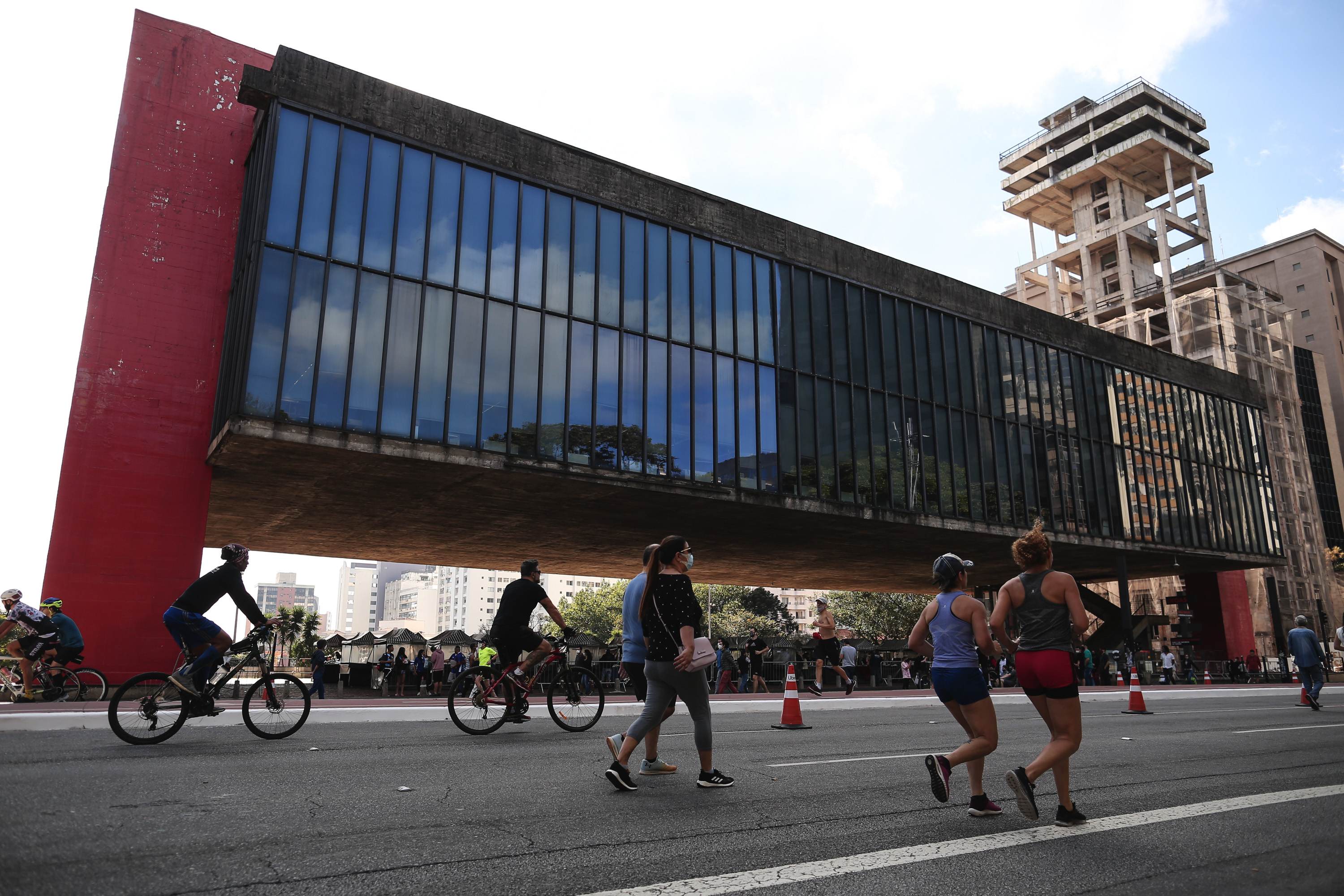 Avenida Paulista é reaberta para lazer Avenida Paulista é reaberta para lazer