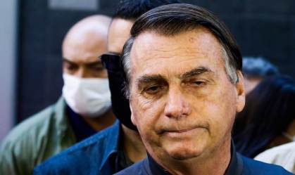 O presidente da República, Jair Bolsonaro (sem partido), deixa o hospital em SP