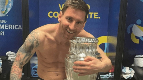foto de Messi com taça da Copa América 