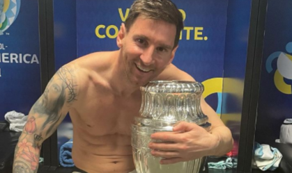 foto de Messi com taça da Copa América 