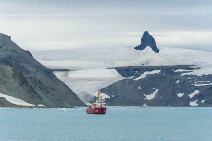 Admiralty Bay na ilha  King George, Antártica